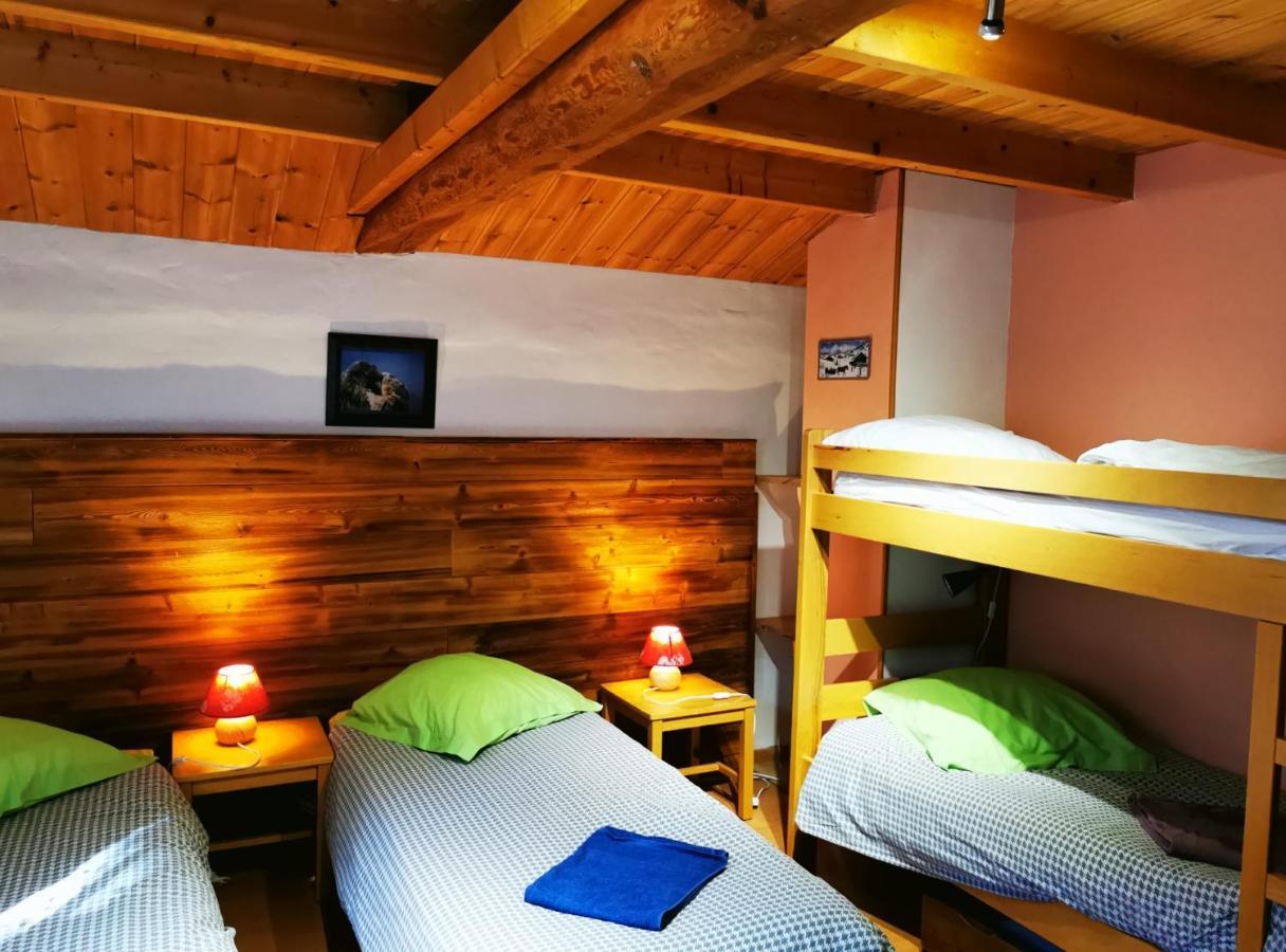 Gite D'Etape Auberge De L'Ardoisiere Jausiers Exterior foto